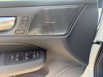 Volvo V60 Plus Bright T6 Recharge Plug-In Hybrid AWD