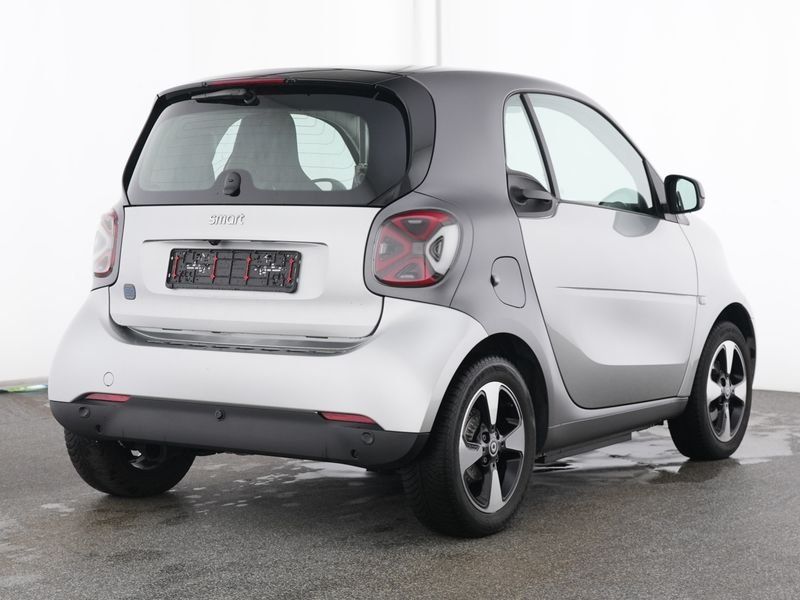 Fahrzeugabbildung Smart EQ PASSION*WINTER-PAKET*GJR*22KW*LED*KAMERA