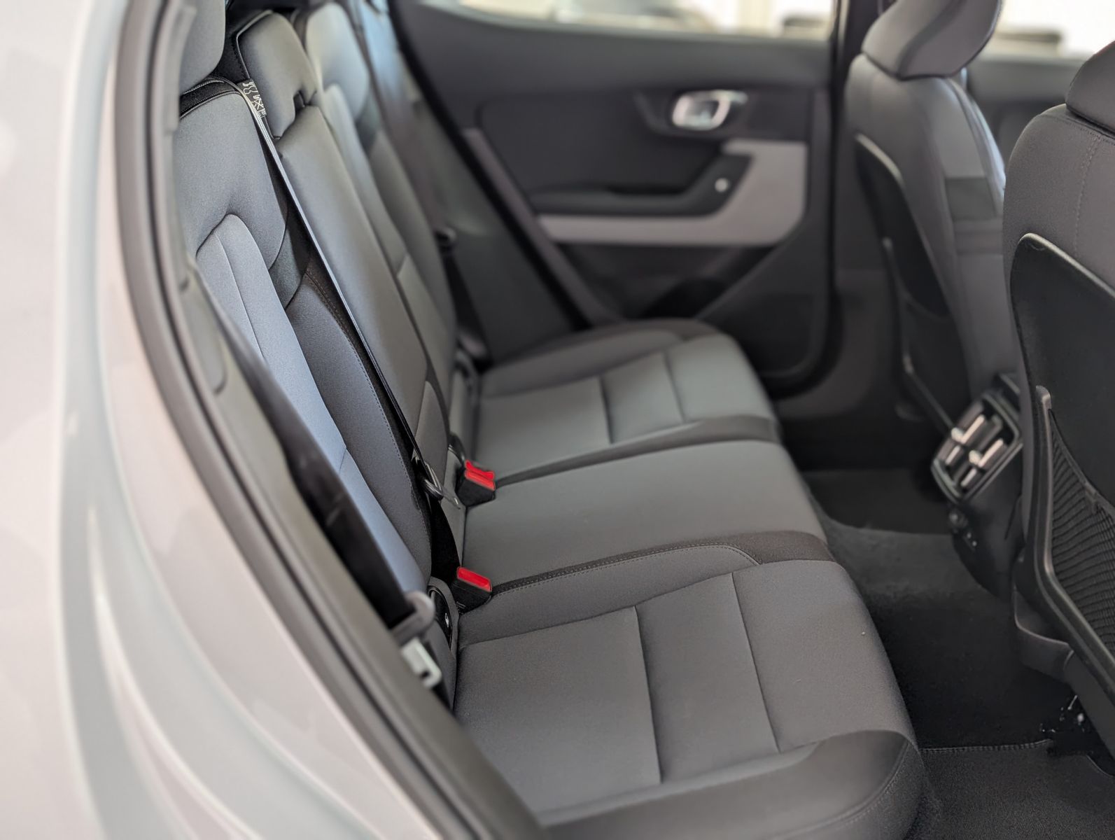 Fahrzeugabbildung Polestar 2 Long Range Dual PANO PLUS-PACK PIXEL H&K 78kWh