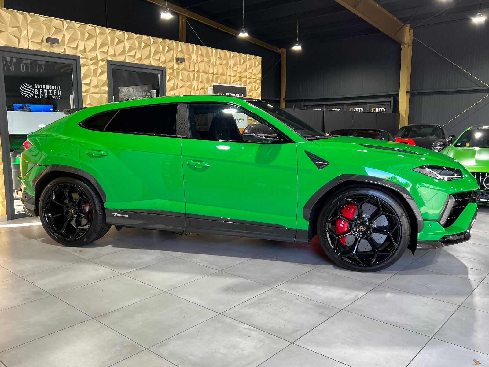 Fahrzeugabbildung Lamborghini Urus 4.0 V8 Performante/CARBON/3-D B&O/4-SEAT/