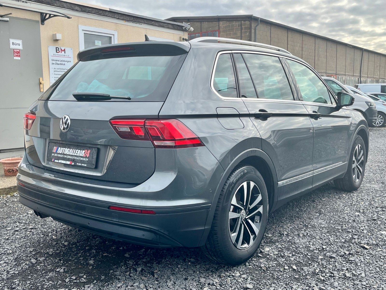 Fahrzeugabbildung Volkswagen Tiguan 1.5 TSI IQ.DRIVE Navi ACC LED SPORTFW AHK