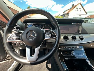 Mercedes E 200 - 6