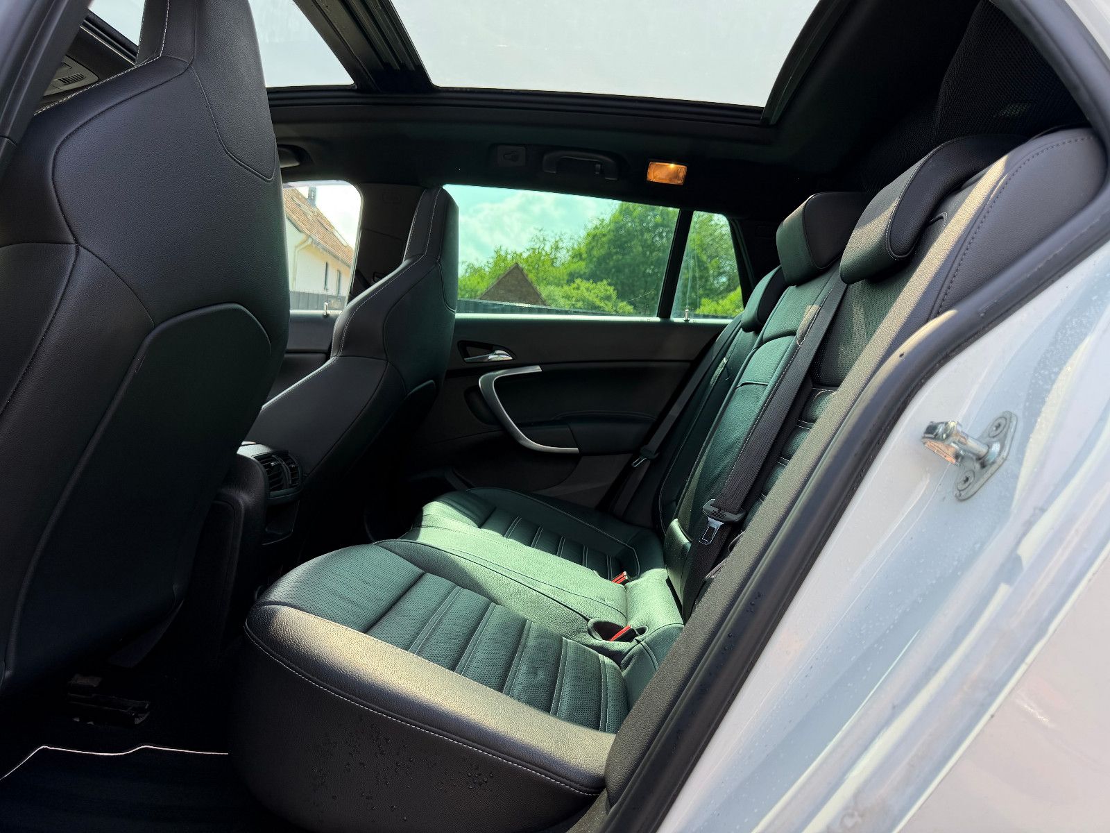OPEL Insignia A Sports Tourer OPC-Line NAVI/PDC/PANO – Foto 12