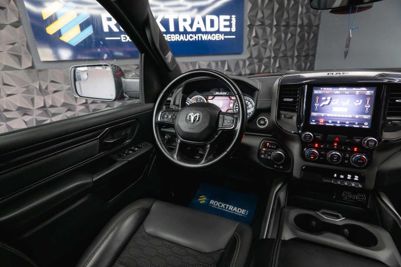 Fahrzeugabbildung Dodge RAM 5.7 V8 HEMI 4x4 Built to Serve AXLE LOCK FOX