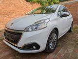 Peugeot 208 Allure 1.2 12V e-THP / PureTech Panorama - Peugeot 208: Limousine