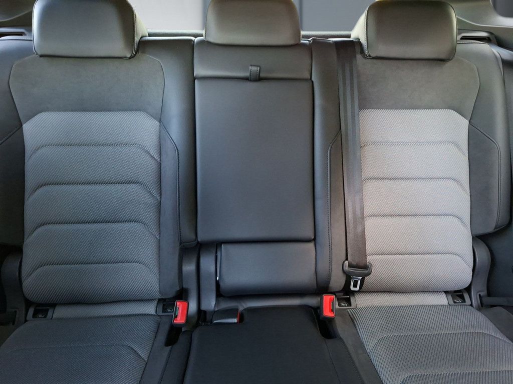 Tiguan 2.0 TSI R-Line 4Motion *DSG*AHK*PANO*BLAC
