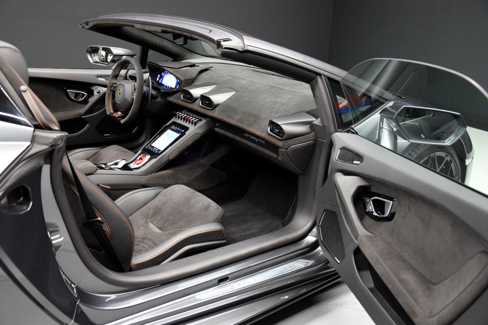 Fahrzeugabbildung Lamborghini Huracán EVO Spyder Carbon Lift Approved +Service