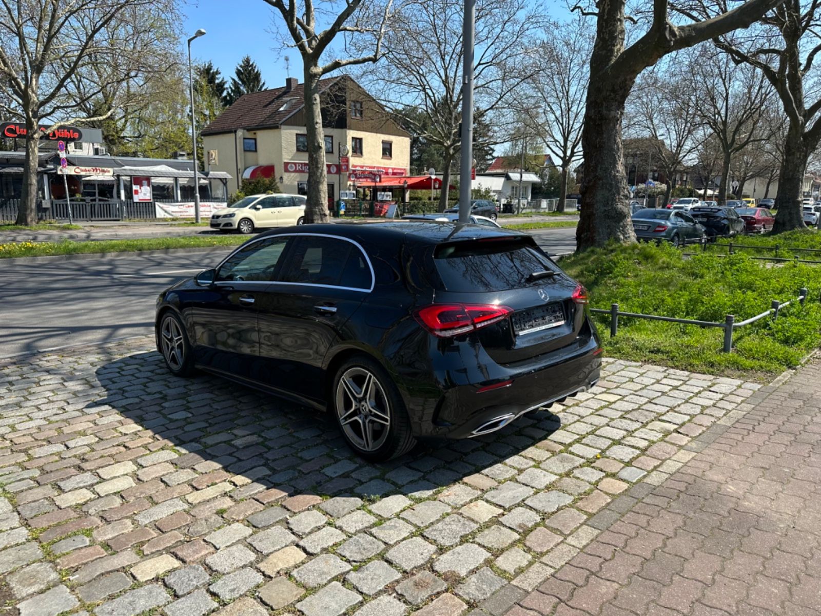 Fahrzeugabbildung Mercedes-Benz A 200 AMG*Keyless*360°Kamera*SHZ*MBUX*LED*