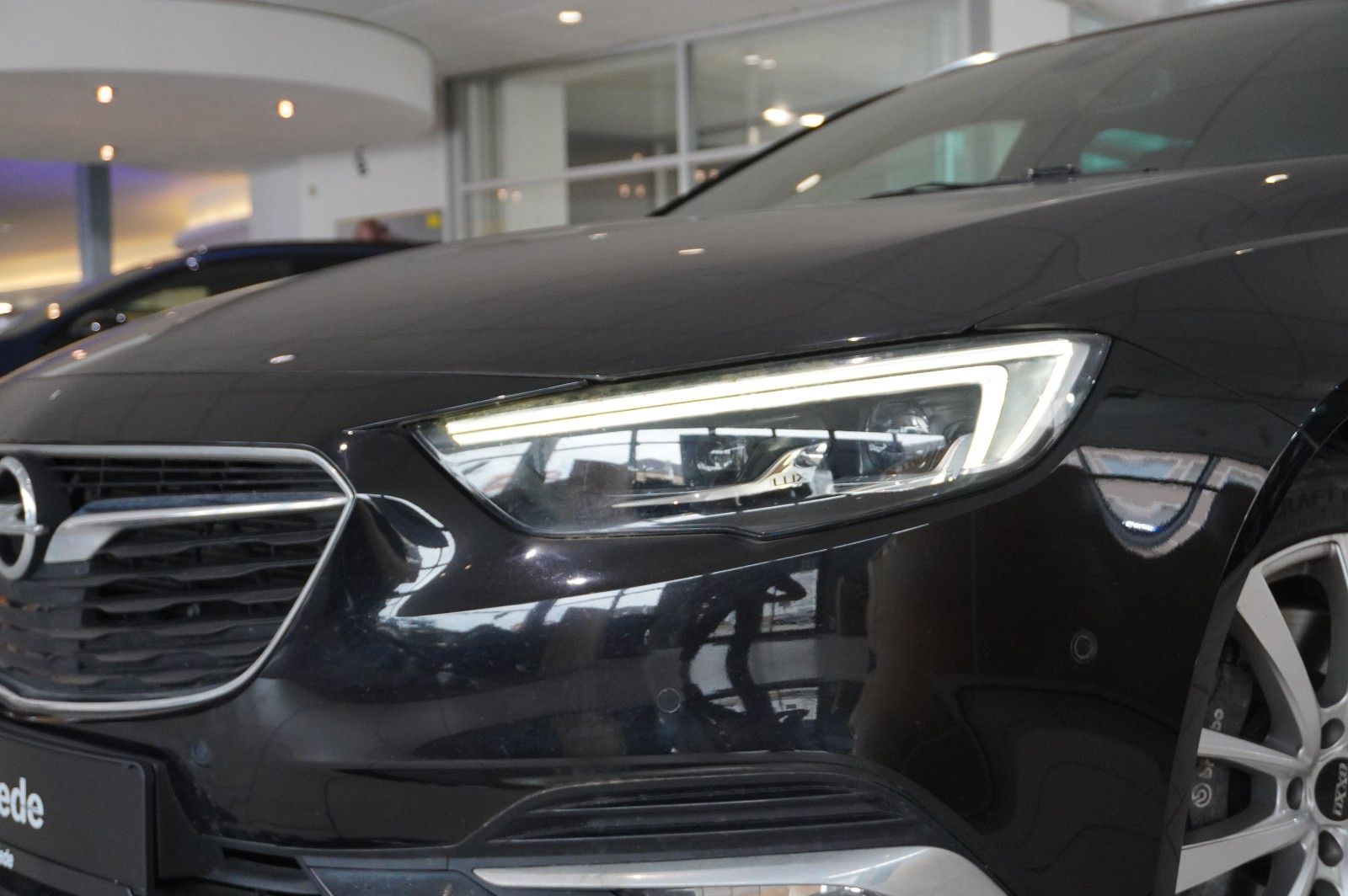 Fahrzeugabbildung Opel Insignia B ST 2.0T INNOV. 4X4 NAVI/OPC/KAMERA