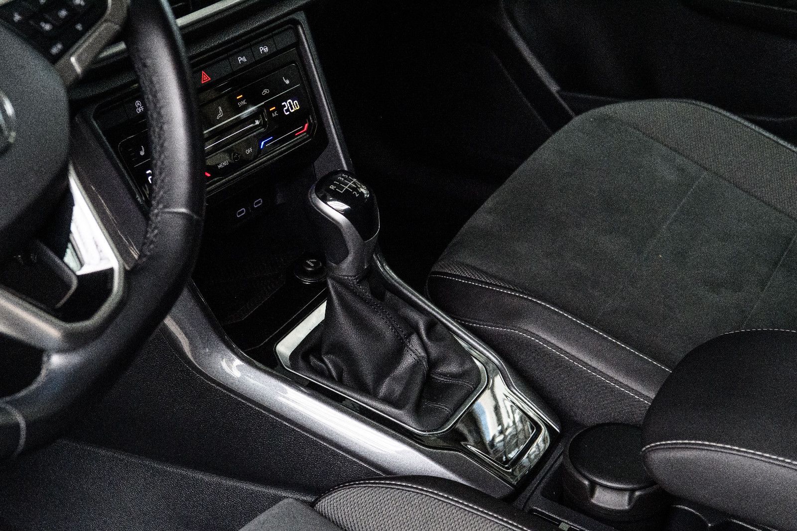 Fahrzeugabbildung Volkswagen T-Roc Style+Navi+We Connect+LED-Plus+ACC+