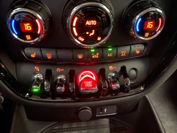 Fahrzeugabbildung MINI Cooper Clubman 1.5+NAVIGATION+LED+KAMERA+17"ALU+