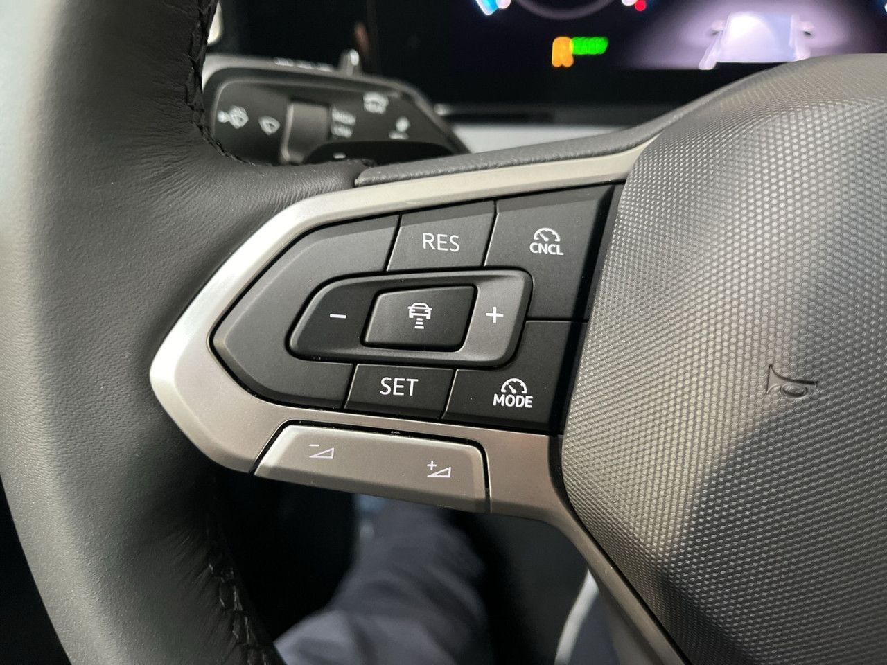 Volkswagen Tiguan ELEGANCE 1.5 eTSI DSG NAVI AHK LED foto 14