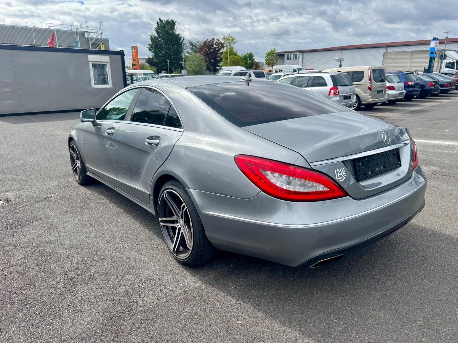 Mercedes-Benz CLS 350CDI-Keyless-Comand-Harm.Kard-LED