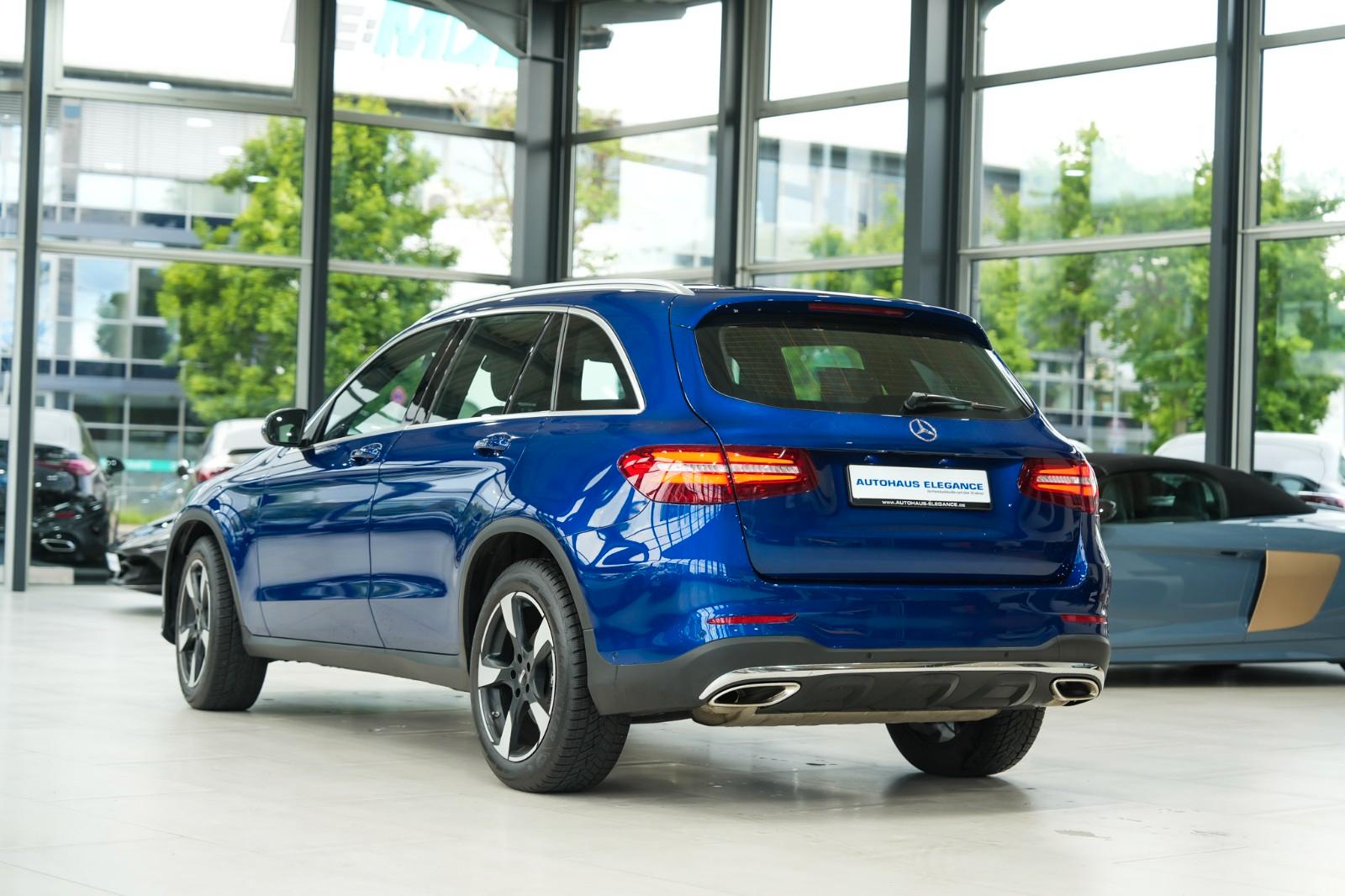 Mercedes-Benz GLC 300 4M*AMG-LINE*LEDER*LED*KAMERA*1.HAND