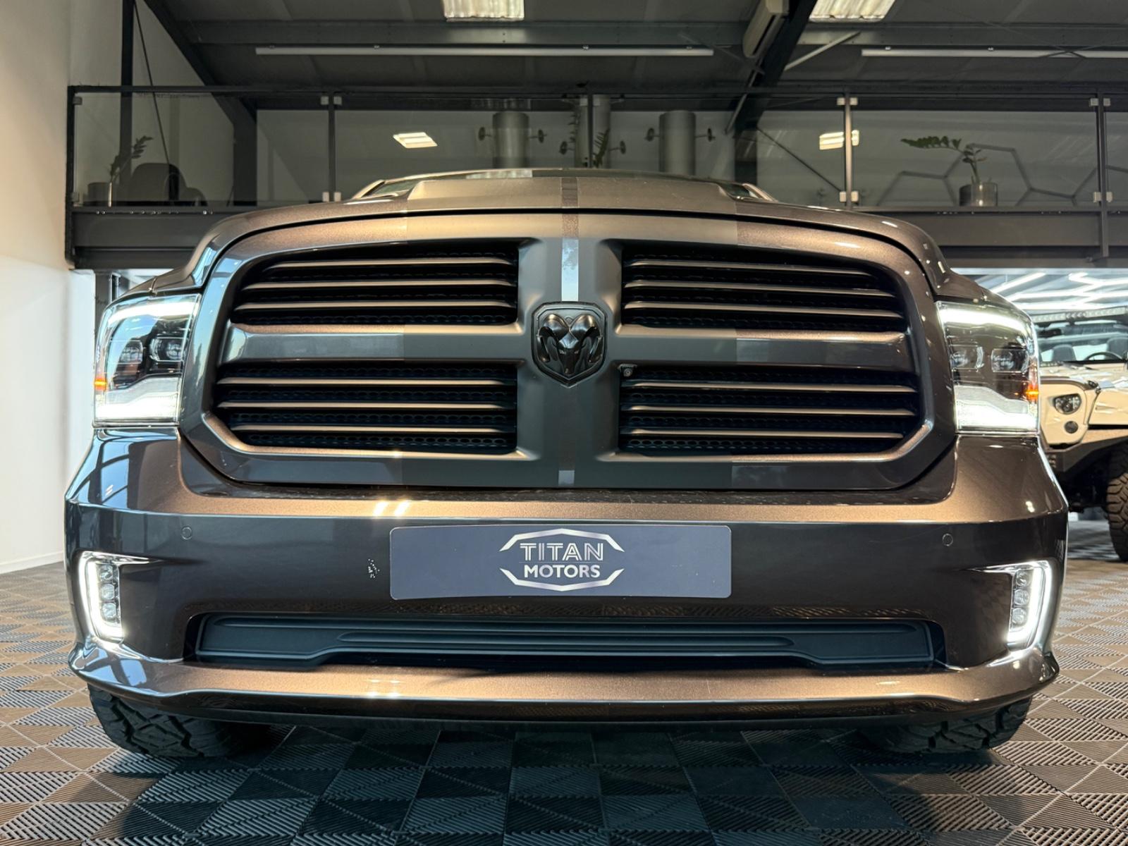 Dodge RAM 1500 5.7 Sport 4x4/CREW/OFFROAD/LED/HARDTOP