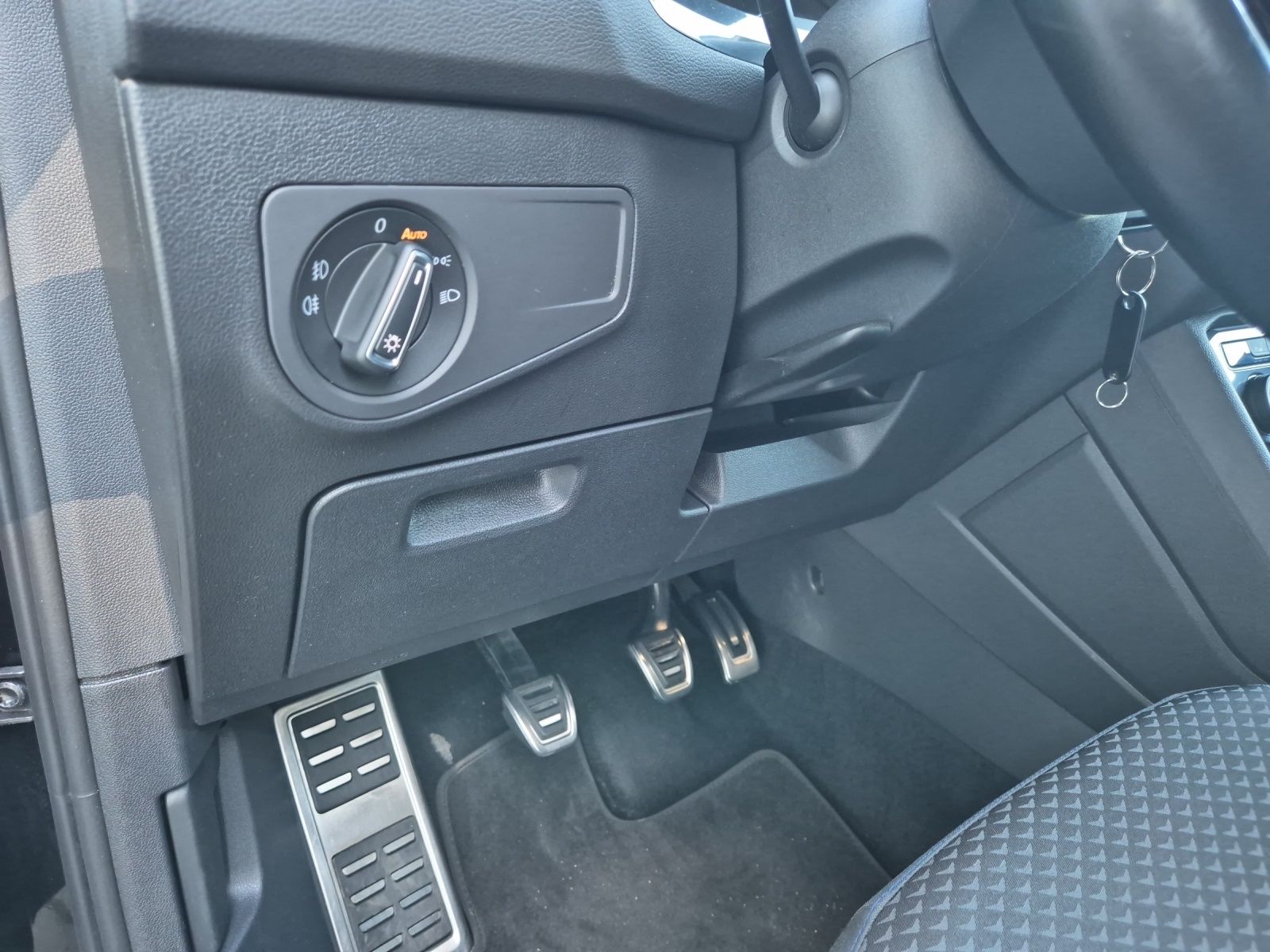 Fahrzeugabbildung Volkswagen Tiguan Allspace TSI United LED Navi ACC PDC SH L