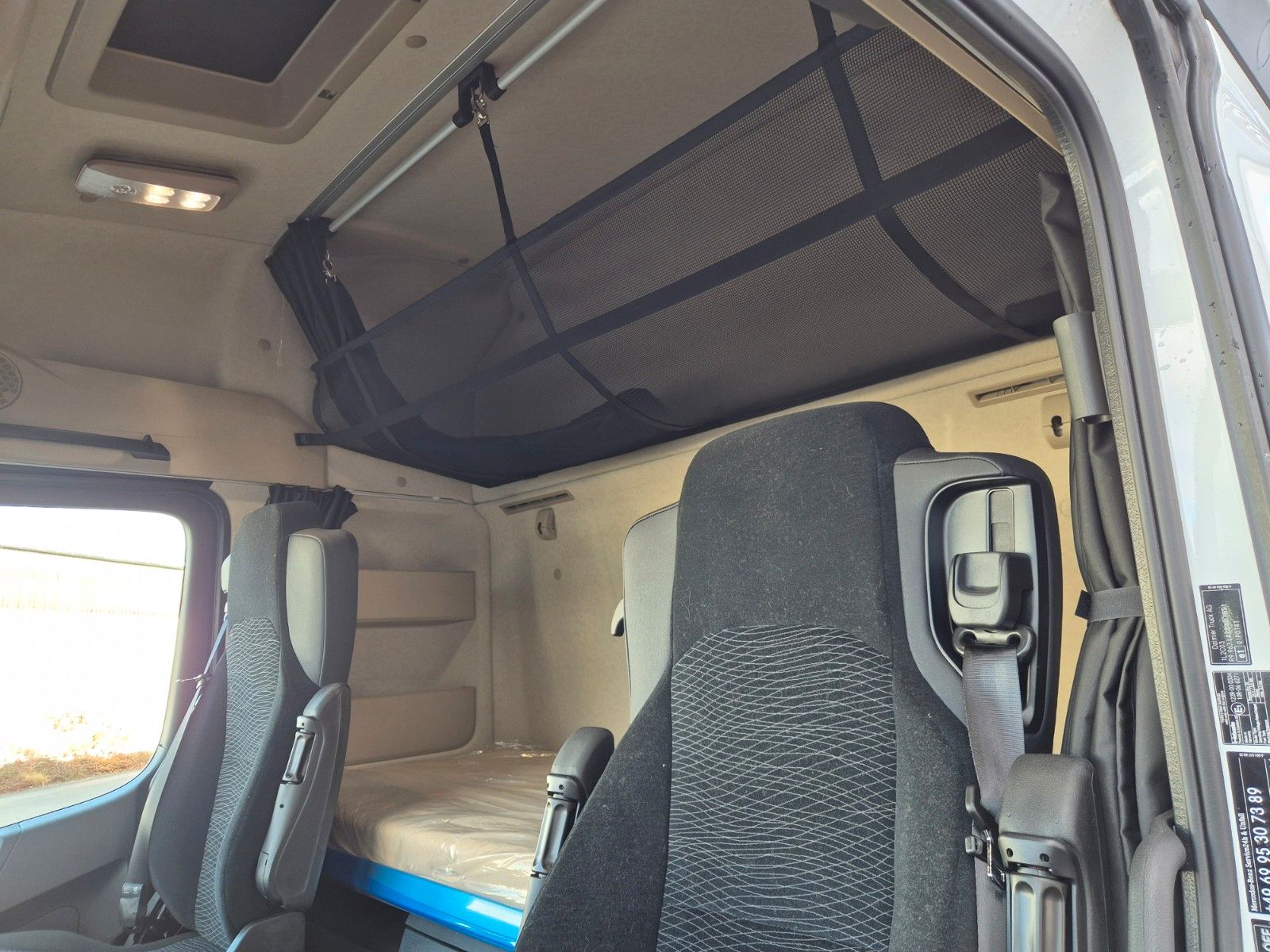 Fahrzeugabbildung Mercedes-Benz Actros 2545 L 6x2 Hiab L-HIPRO 235 DLS-3