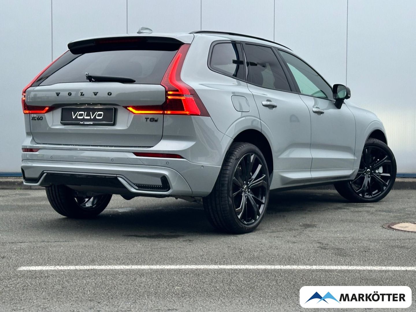 Volvo XC60 Plus Black Edition Recharge Plug-In Hybrid imagem 3
