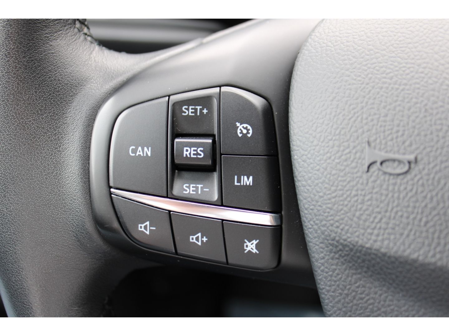 FORD Focus Turnier Cool&Connect 1.0 EcoBoost Navi AHK - Image 17