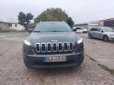 Jeep Cherokee 3.2 V6 200kW 4x4 8-fach bereift - Jeep Cherokee: 2.8