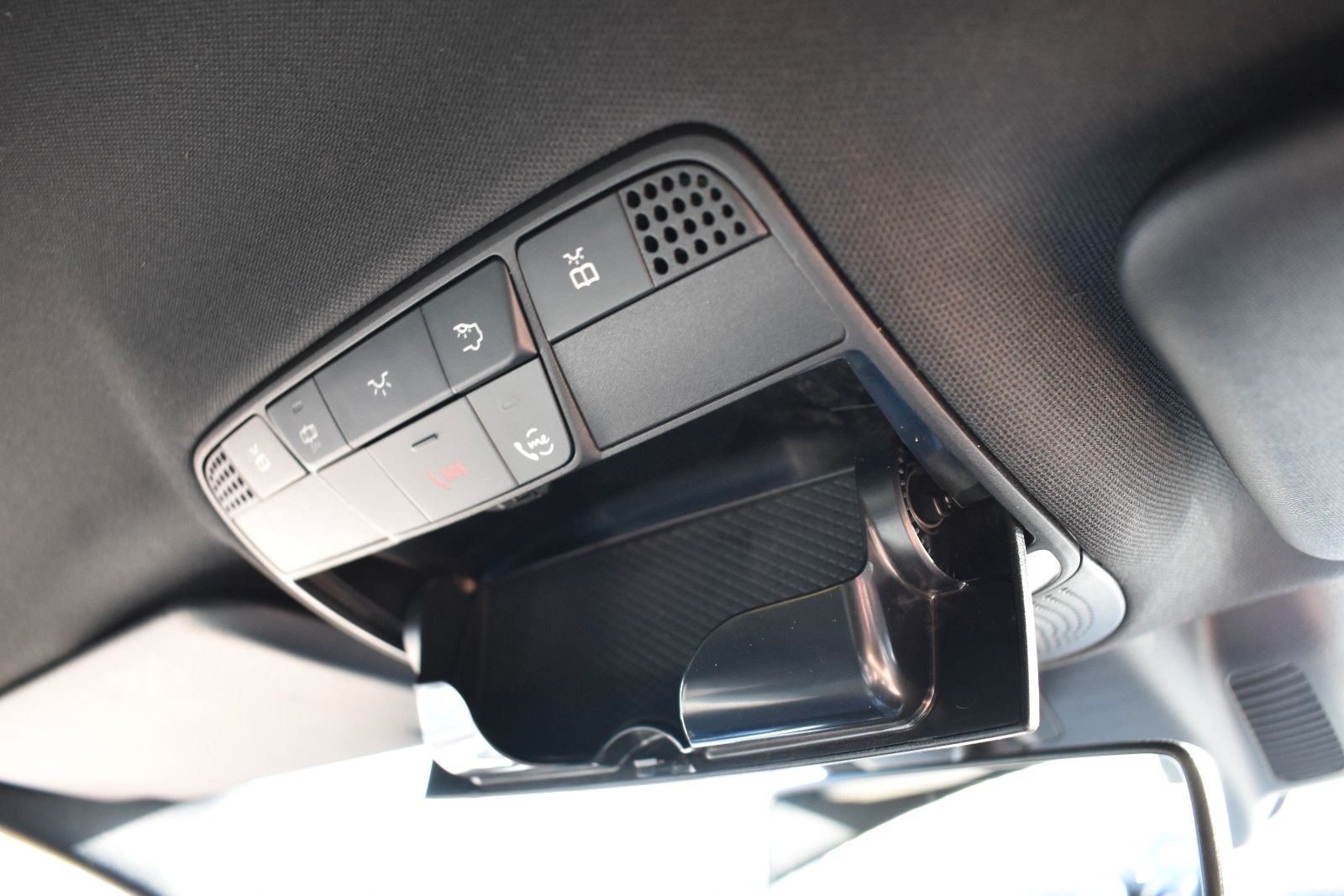 Fahrzeugabbildung Mercedes-Benz E 350d T-Modell HUD/BURMESTER/CARPLAY/LED/KAMERA