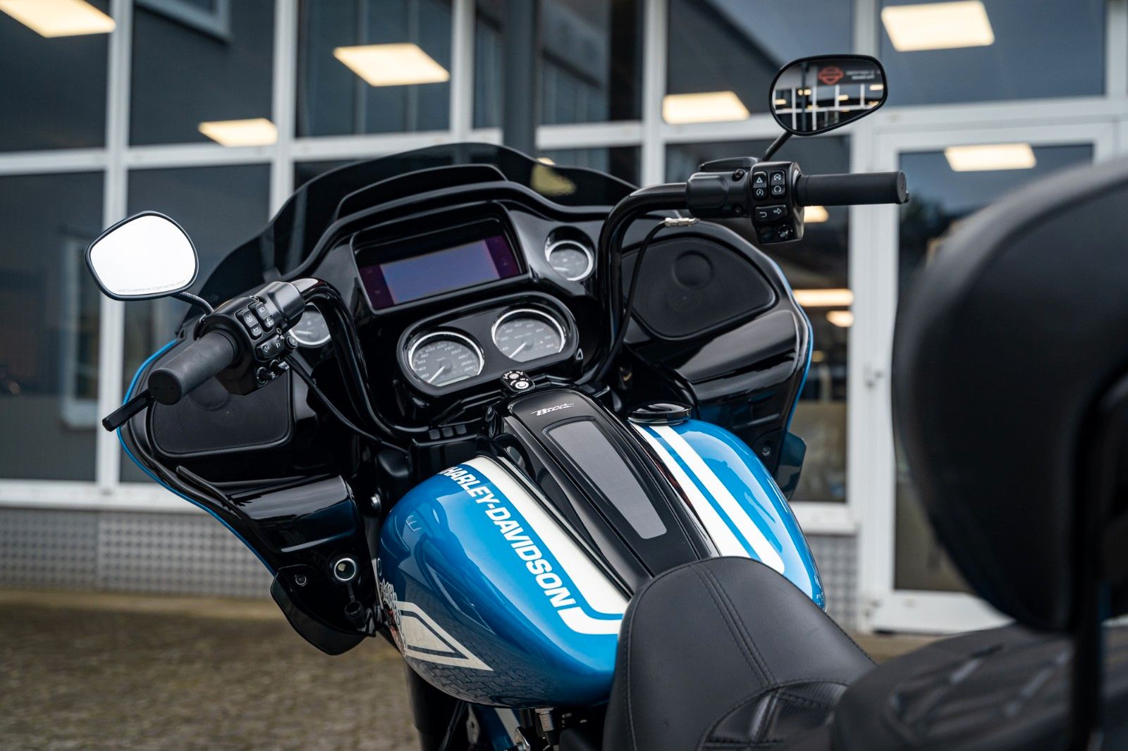 Fahrzeugabbildung Harley-Davidson FLTRXST Road Glide ST "Fast Johnnie" - Custom