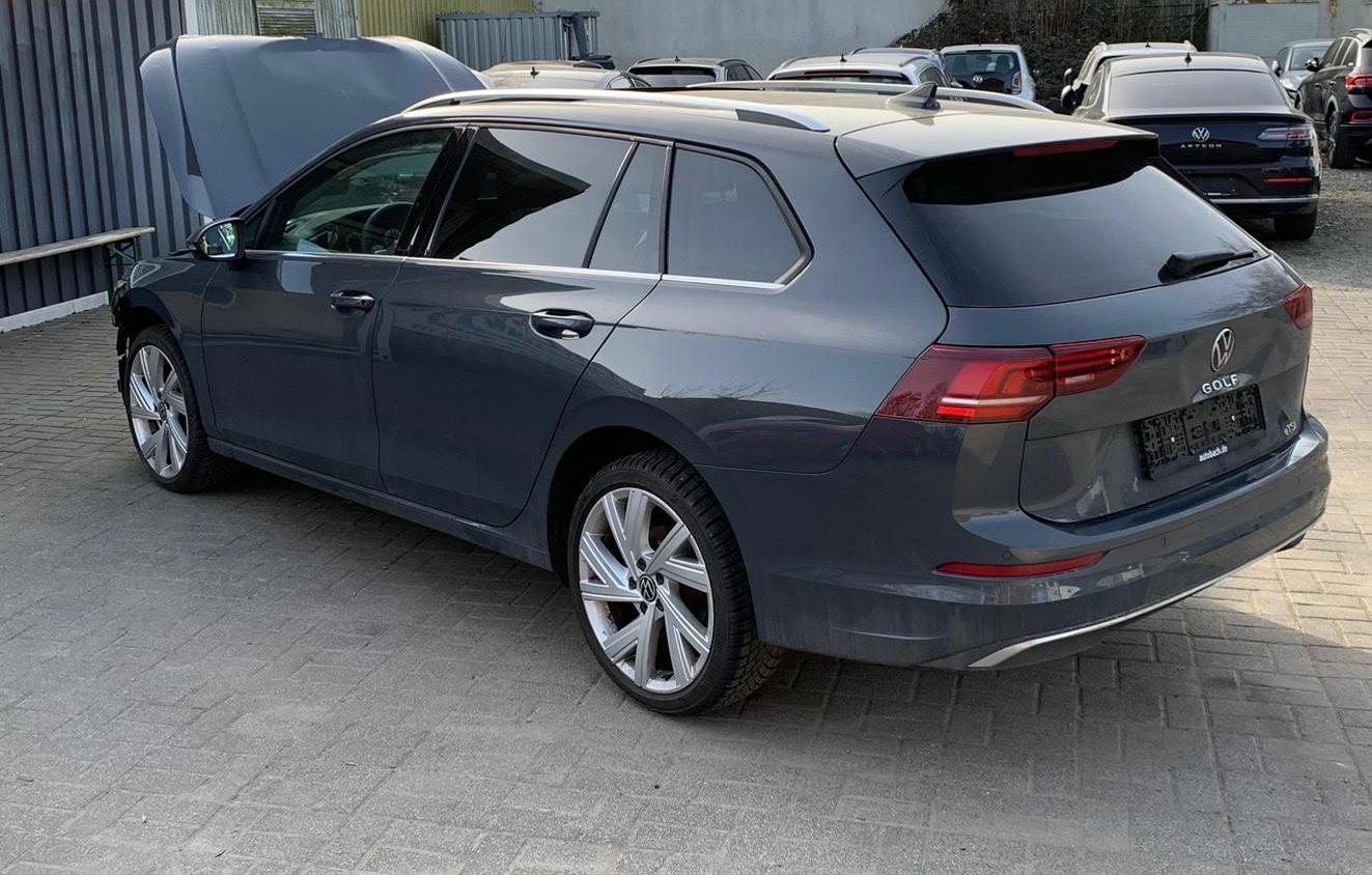 Volkswagen Golf Style 1.5 eTSI DSG / Facelift / Panorama /