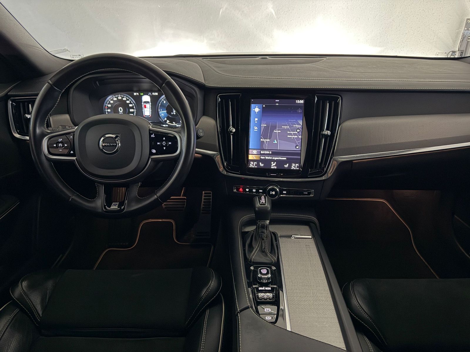 Fahrzeugabbildung Volvo V90 Kombi R Design D5 AWD/MEMORY/AHK/LED/KAM