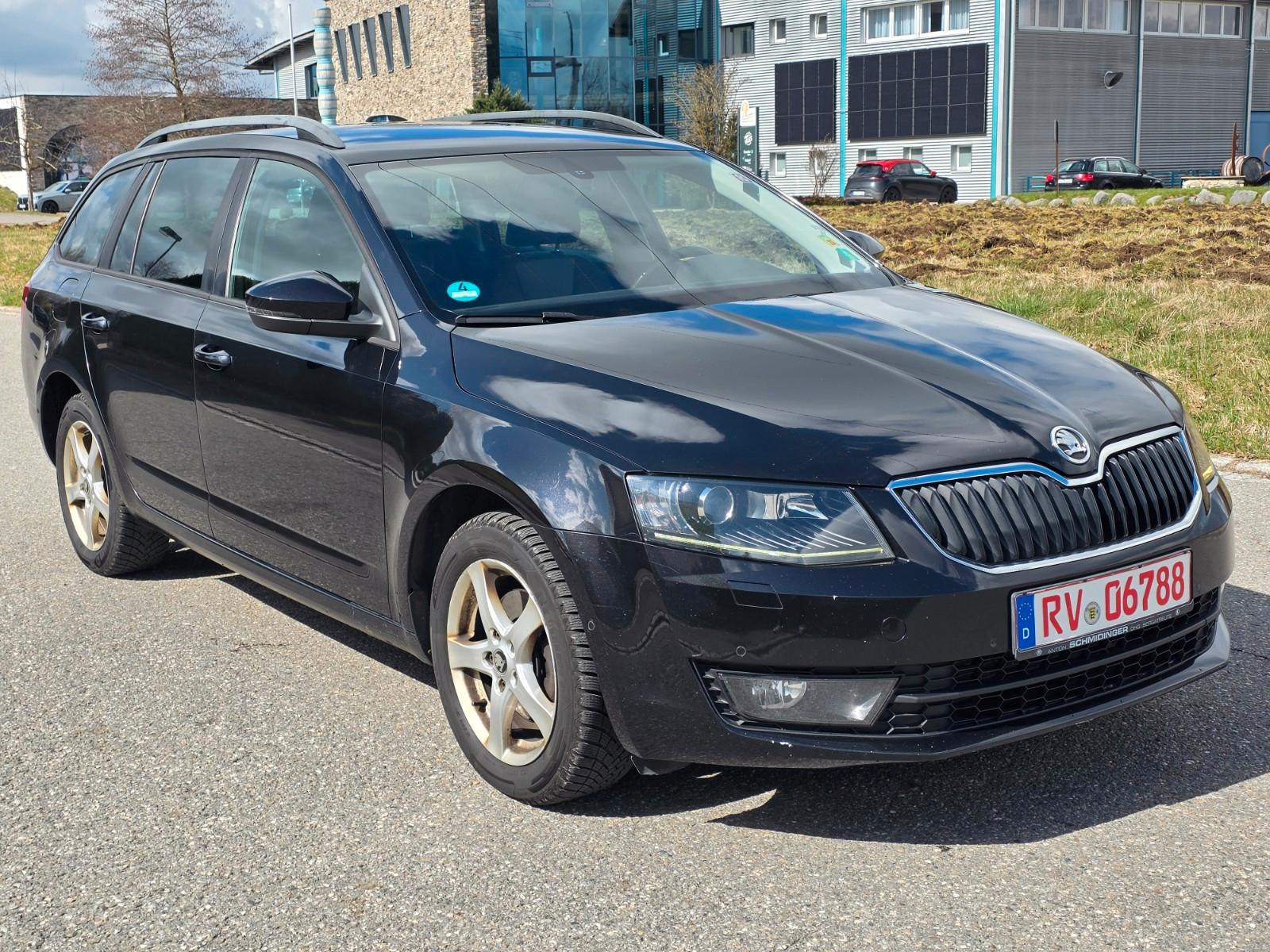 Skoda Octavia Combi Elegance 4x4*Navi*Xenon*Standheizu