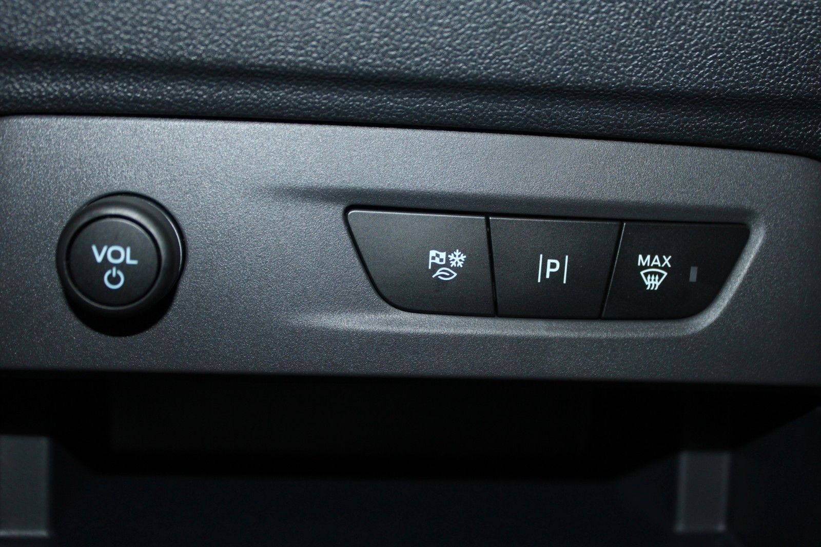 Fahrzeugabbildung Ford Tourneo Courier BEV TREND FahrerAss2 + WinterPak