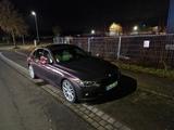 BMW 330d Automatic - - BMW 330 aus 2013 mit Diesel-Antrieb: Limousine