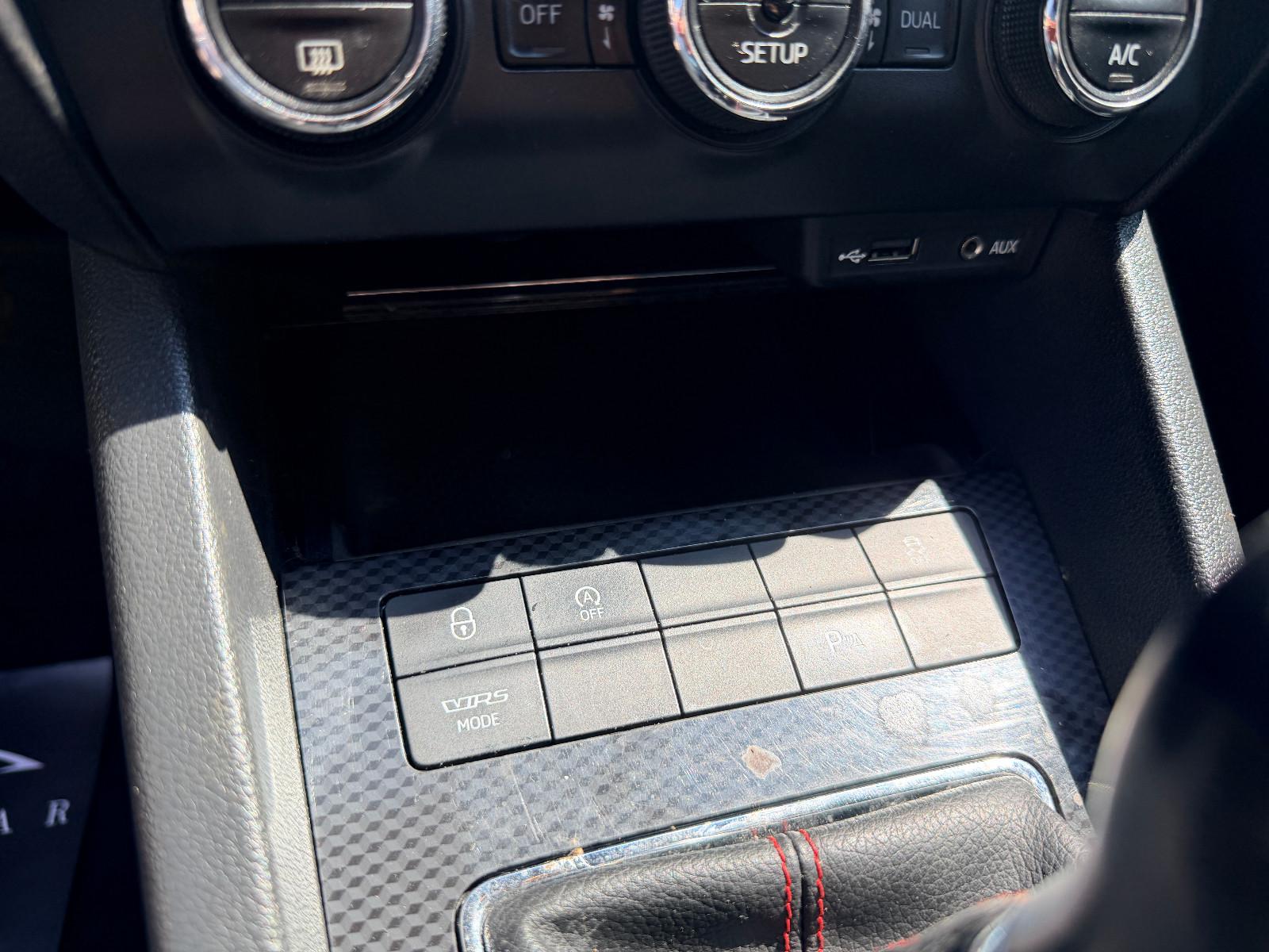 SKODA OCTAVIA RS 2.0 TDI 184ch - NAVIGATION - BI-XÉNON - ATTELAGE - SIÈGES CHAUFFANTS