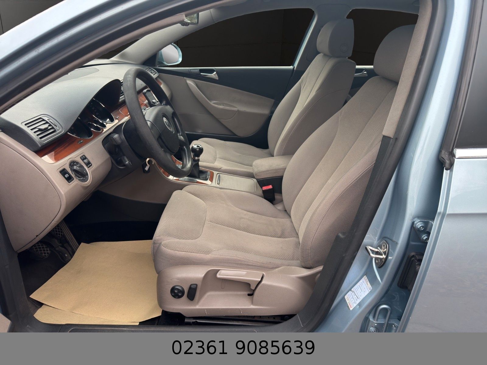 Fahrzeugabbildung Volkswagen Passat Lim. Comfortline;Klimaaut./2xParktronik/