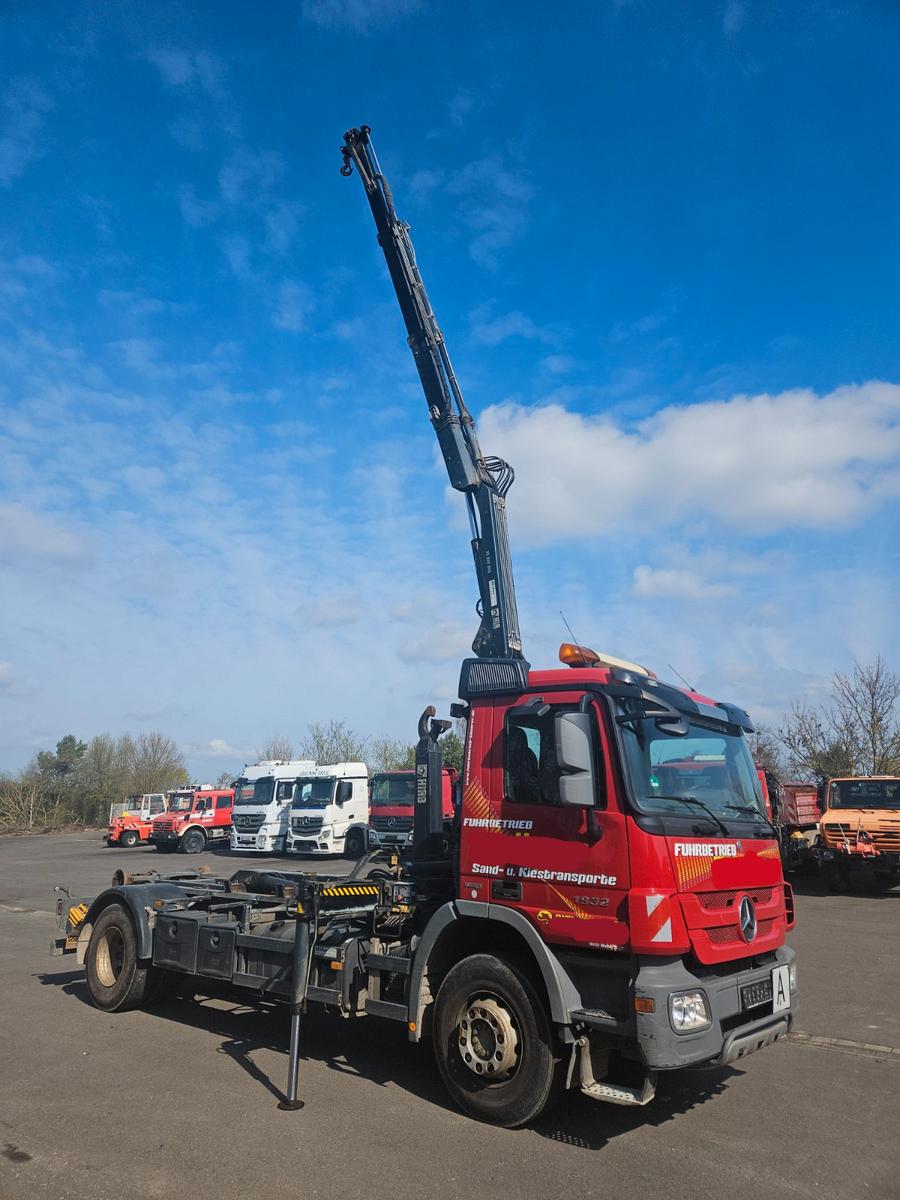 Mercedes-Benz Actros 1932 L MP3 4x2  Hakenabroller mit Kran