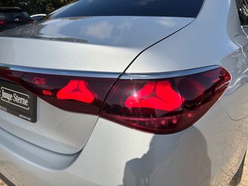 Mercedes E 220 - 11