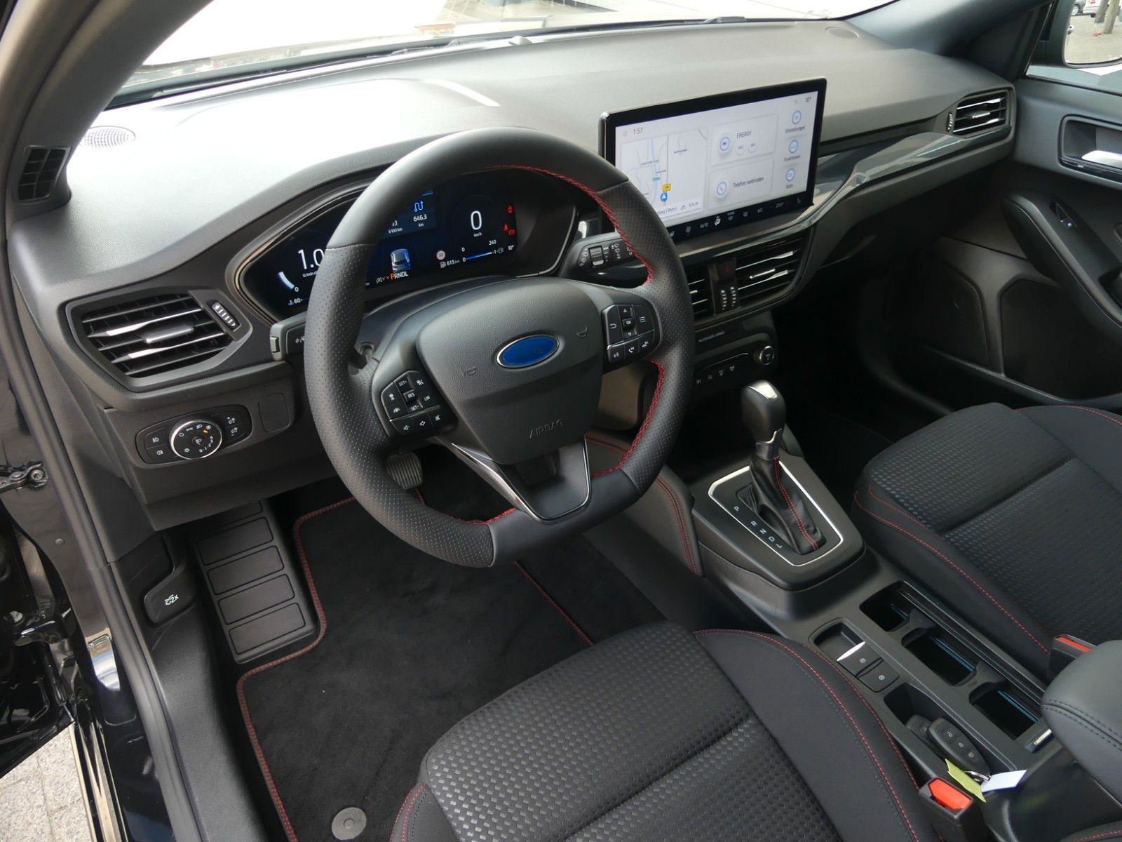 Fahrzeugabbildung Ford Focus Turnier ST-Line X