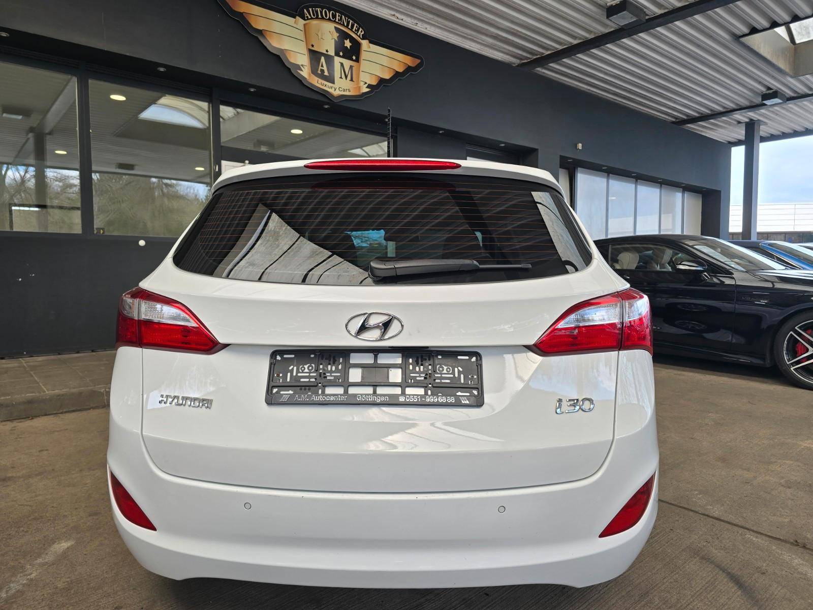 Hyundai i30 Kombi 1.6 GDi blue Passion Automatik Park/LM