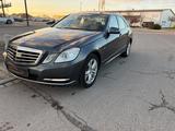 Mercedes-Benz E 250 CGI BlueEfficiency/SPURASS./DISTRONIC - Mercedes-Benz E 250: D