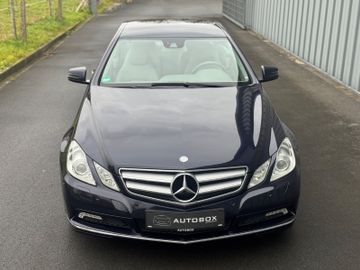 Mercedes E 220 - 2