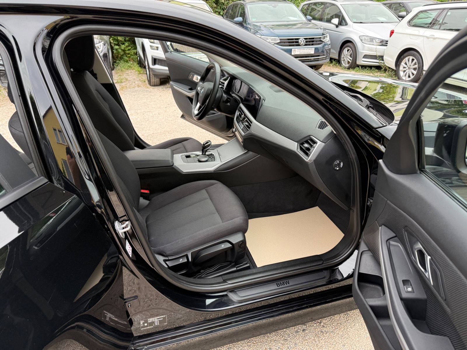 BMW 320d Lim Advantage Aut LED Navi 1.Hand foto 13