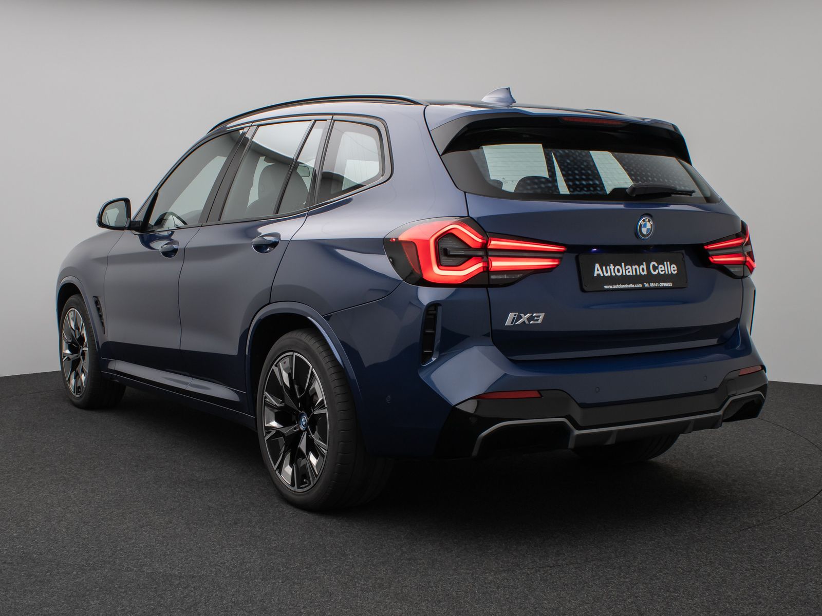 Fahrzeugabbildung BMW iX3 Impressive M Sport Panorama 360°HUD DAB H/K