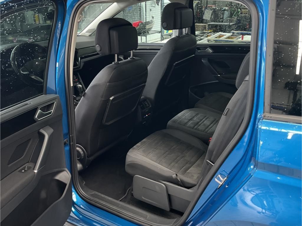 Touran 2.0TDI DSG R-Line Kamera/AHK/Pano/Standhz