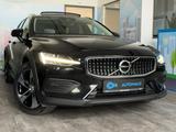 Volvo V60 CROSS COUNTRY B4 D AWD*LEDER*PANORAMA*KAMERA - Volvo: Country