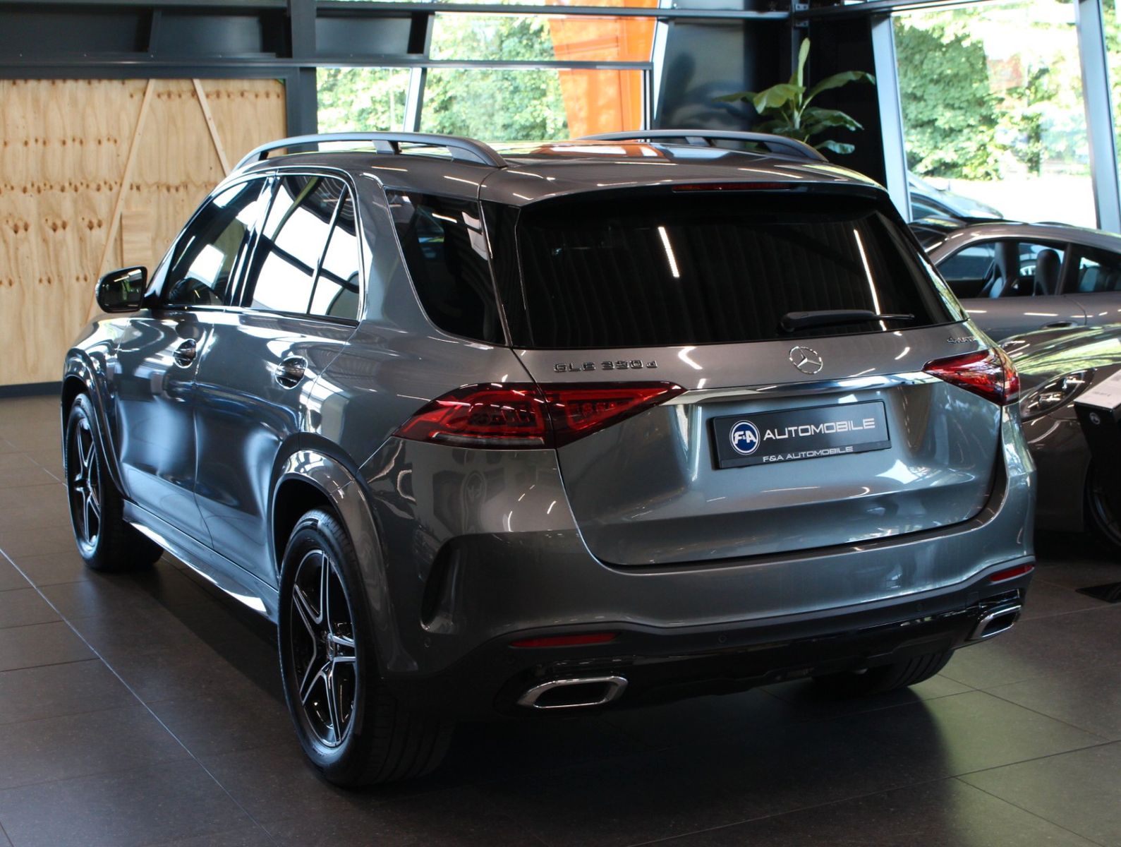 Fahrzeugabbildung Mercedes-Benz GLE 350d 4Matic AMG Line*Pano*Standheizung*TOP