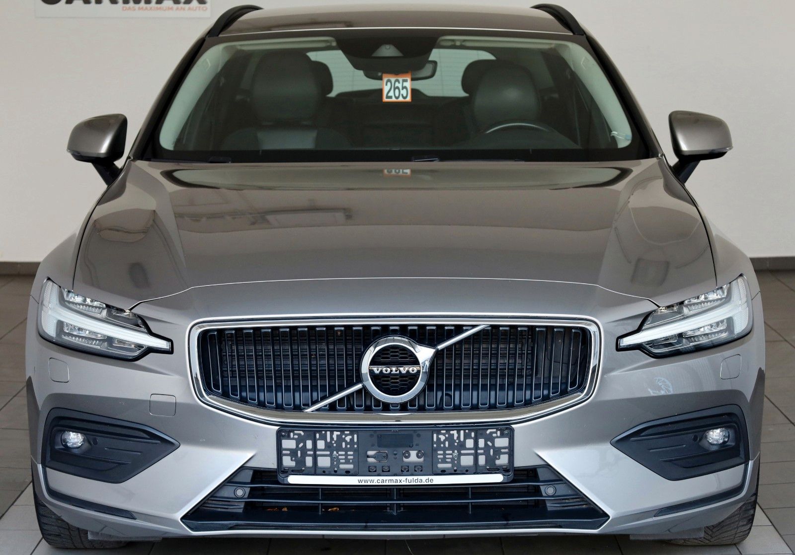 Fahrzeugabbildung Volvo V60 Momentum, T.Leder,Navi,LED,SH,PDC,AHK el.