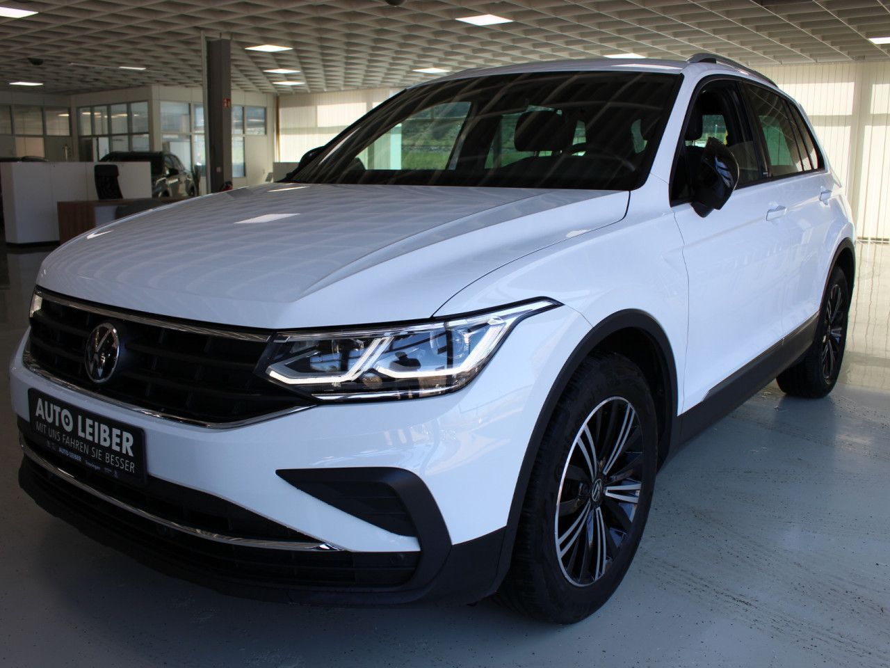 Fahrzeugabbildung Volkswagen Tiguan 1.5 TSI United DSG AHK/CAM/ACC/Navi