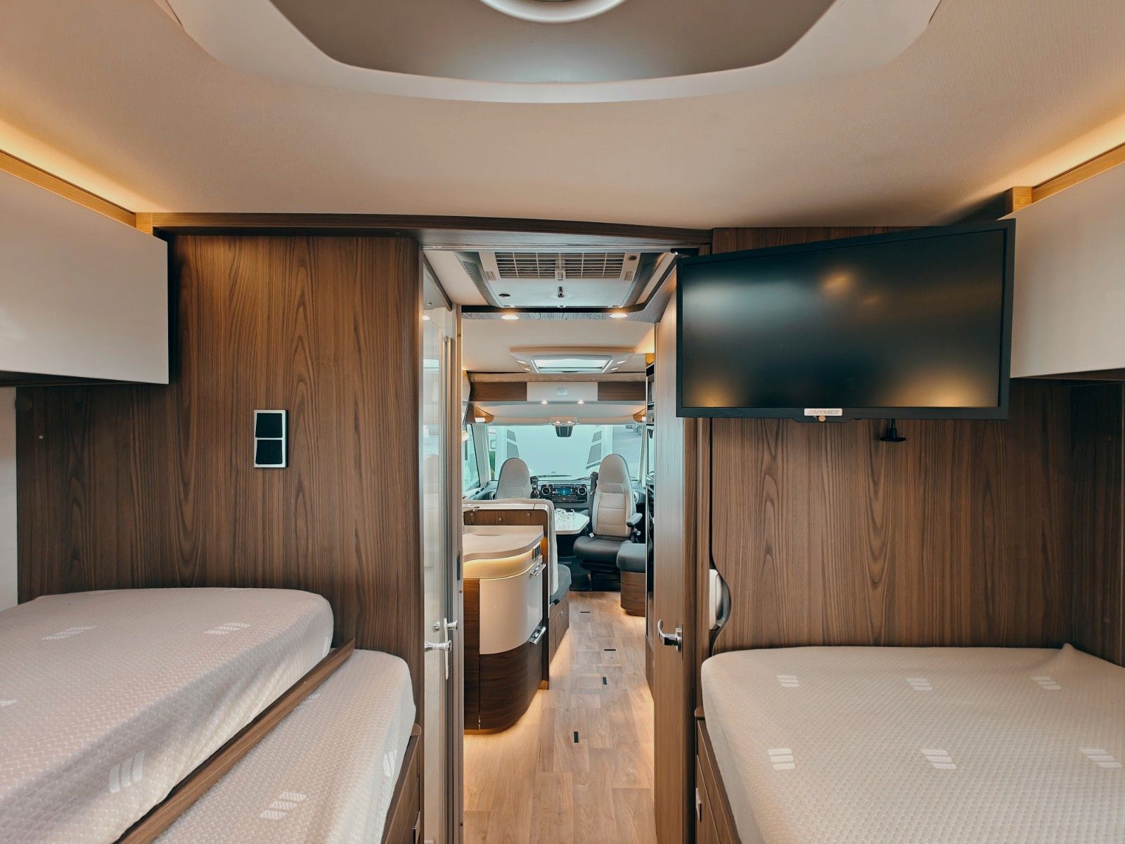 Fahrzeugabbildung HYMER / ERIBA / HYMERCAR B-KLASSE ML I 780 MASTERLINE - AUS ERSTBESITZ