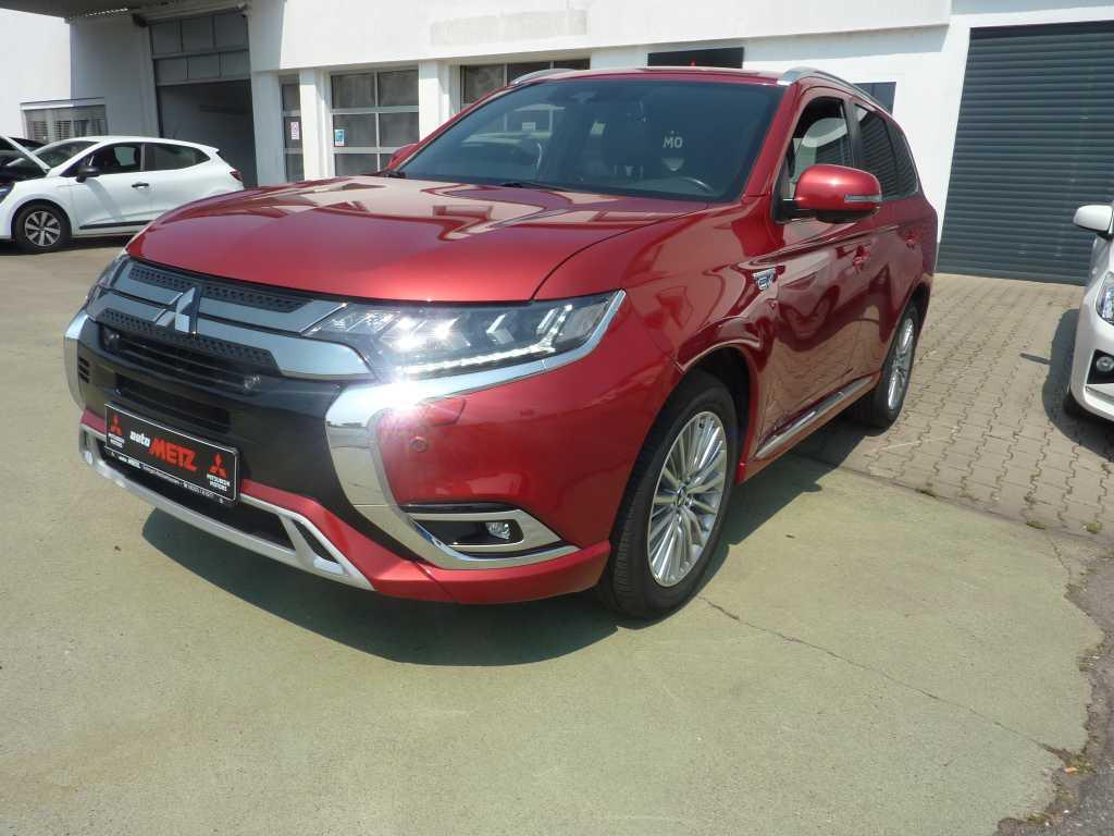 Mitsubishi Outlander Plug-in Hybrid TOP 2.4 MIVEC 4WD