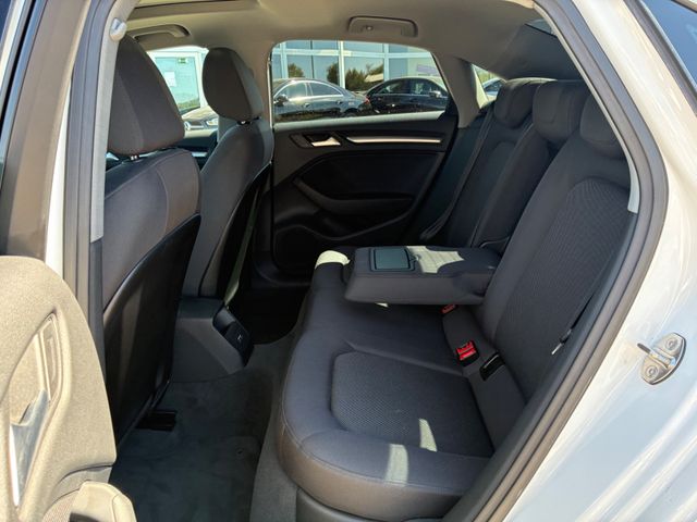 Fahrzeugabbildung Audi A3 Limo 35 TFSI >S Line/PANO/NAV/LED/Sitzheiz<