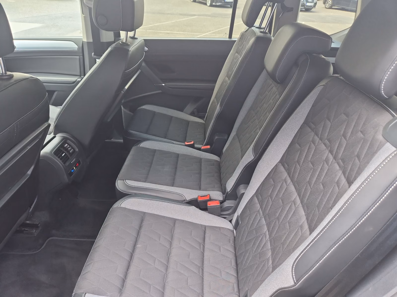 Volkswagen Touran Goal Automatik 7 Sitze / AHK/ACC/ Kamera, миниатюра 7